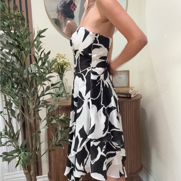 Elegant y2k Black and White floral Strapless Dress - Picture 3 of 7